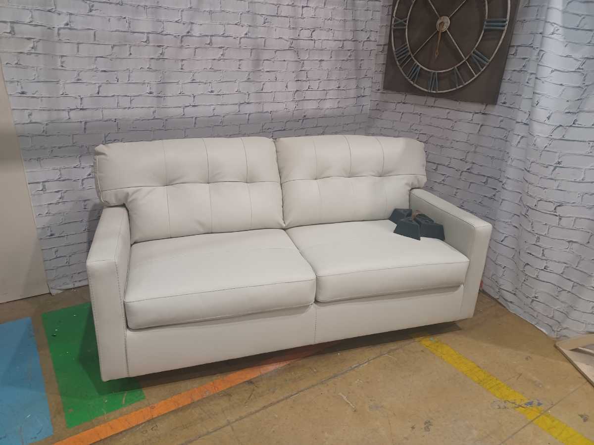 Belziani Sofa - Gallery Image 9